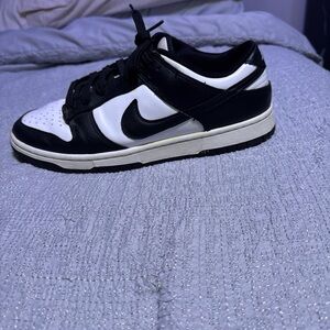 Nike Men's Black and White Sneakers